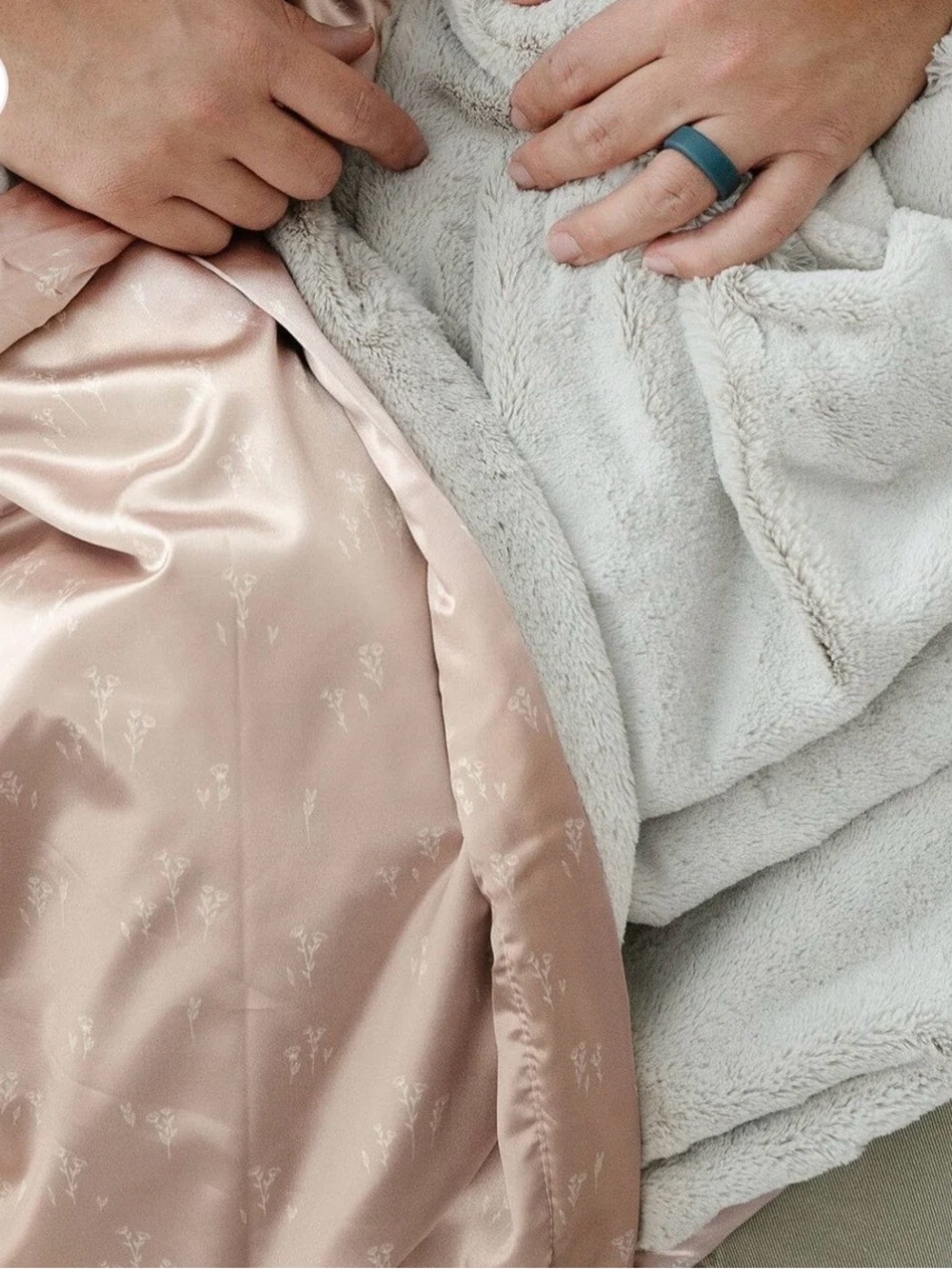 NWT Saranoni Satin Back Receiving Blanket | Dainty Floral
